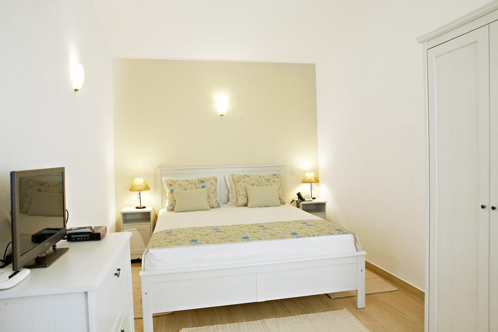 Outeiro Do Barro Guest House Регуенгос де Монсараз Стая снимка