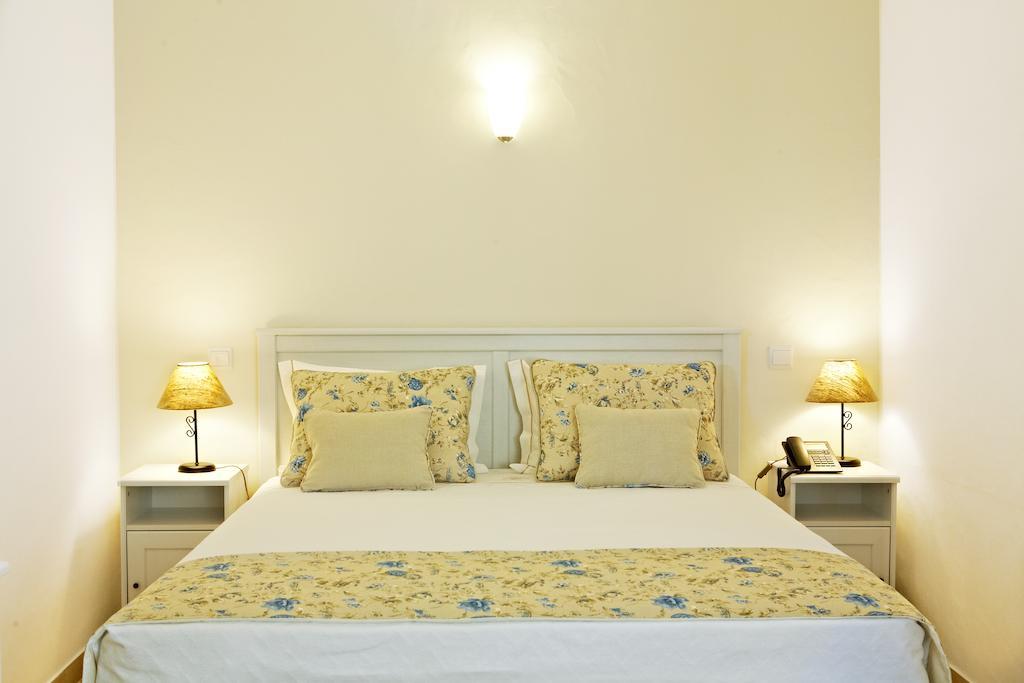 Outeiro Do Barro Guest House Регуенгос де Монсараз Стая снимка